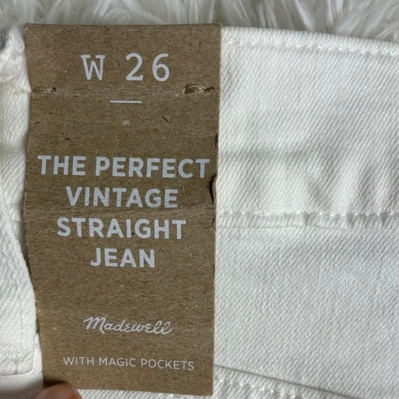 Madewell The Perfect Vintage Straight Jean in Tile White: Ripped-Knee Edition - Picture 7 of 9